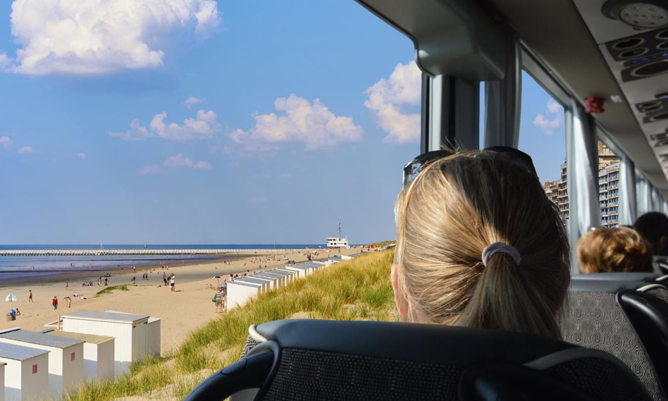 Busreis naar zee